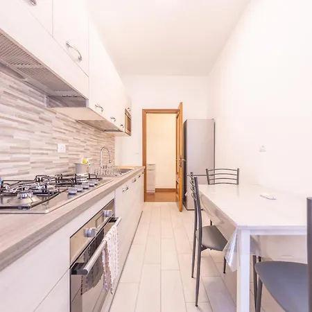 Easy Host Casa Numitore